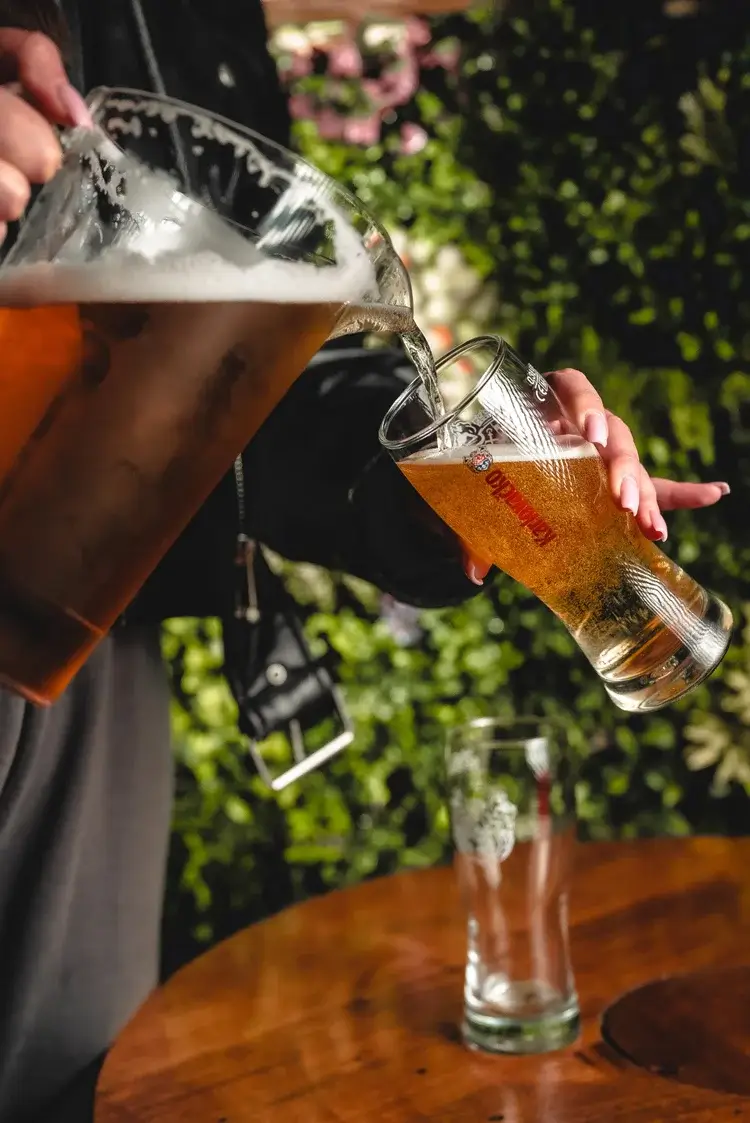 DRAUGHT & BOTTLED BEERS